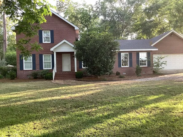611 Golf Dr, Swainsboro, GA 30401