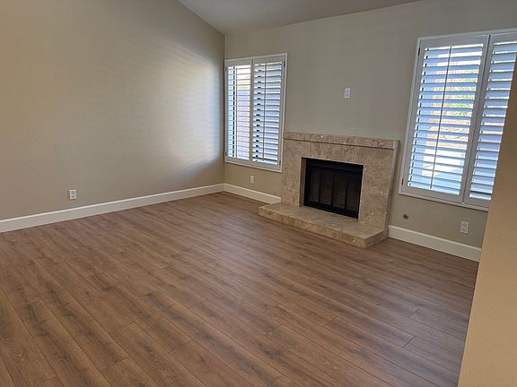 3rd image of 1020 Santiago Dr