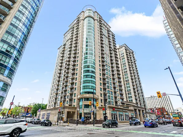 234 Rideau St #2205, Ottawa, ON K1N 0A9