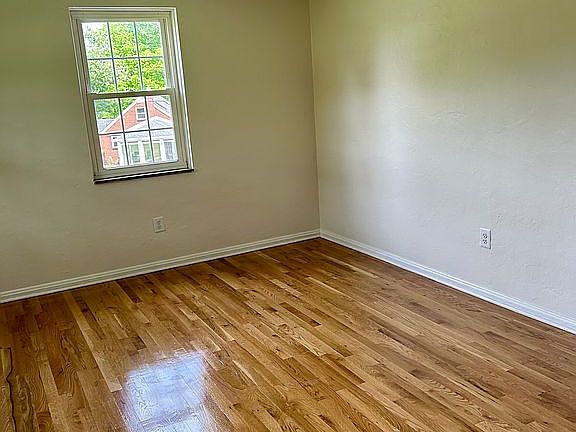 3rd image of 11 Ruthfred Dr