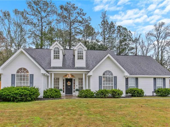 719 Monterey Dr, Mandeville, LA 70448