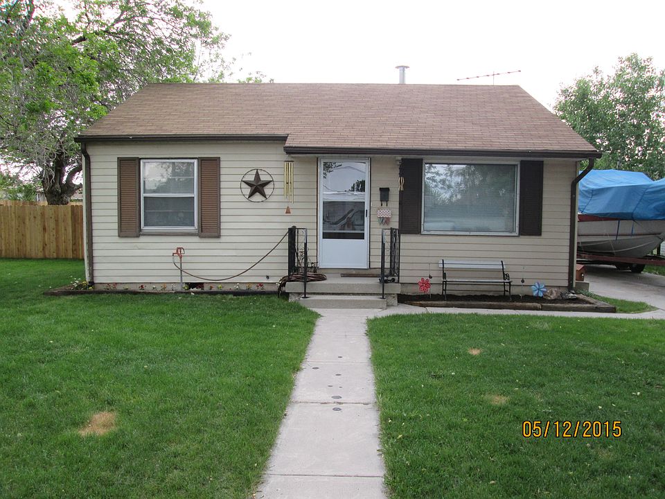 1st image of 215 E 200th St N