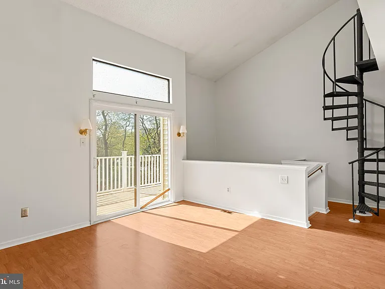 2204 Sandra Rd — Photo 6