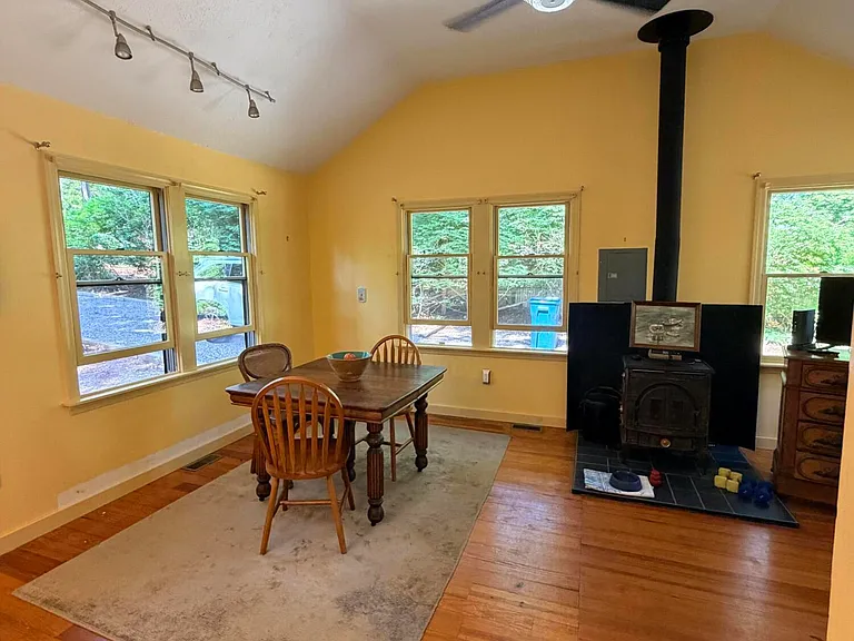20 Hidden Village Rd — Photo 8
