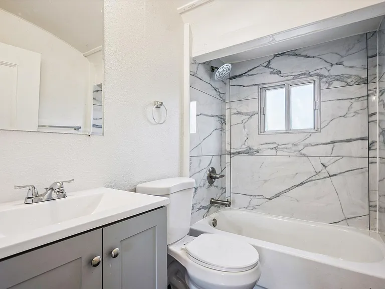 2110 Eagle Cir — Photo 2