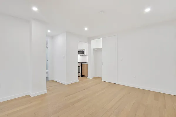 Rented by Brighton Management | media 10