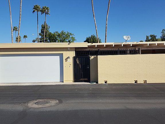 spacious 2 car garage