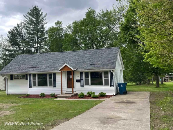 611 Wilmot St, Vassar, MI 48768