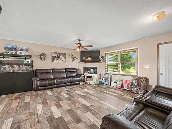 5th image of 960 S Carmel Ct