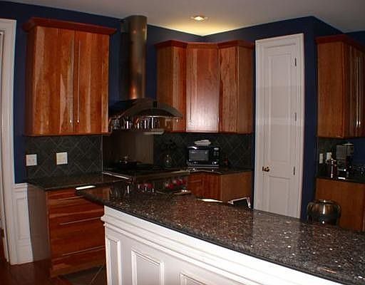 3rd image of 3214 Saint Charles Ave