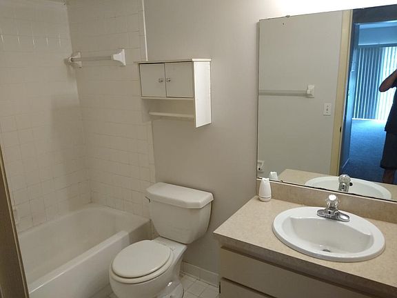 3rd image of 1547 NE 2nd St APT C