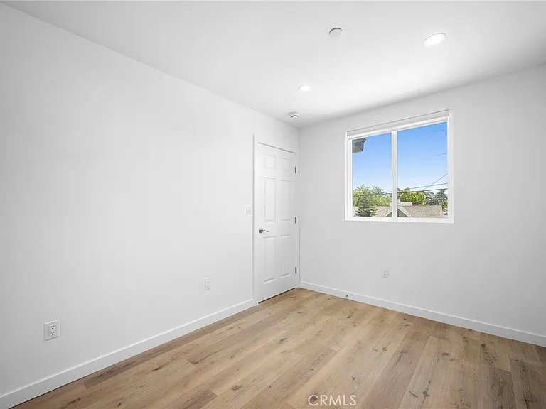 11047 Yarmouth Ave — Photo 14