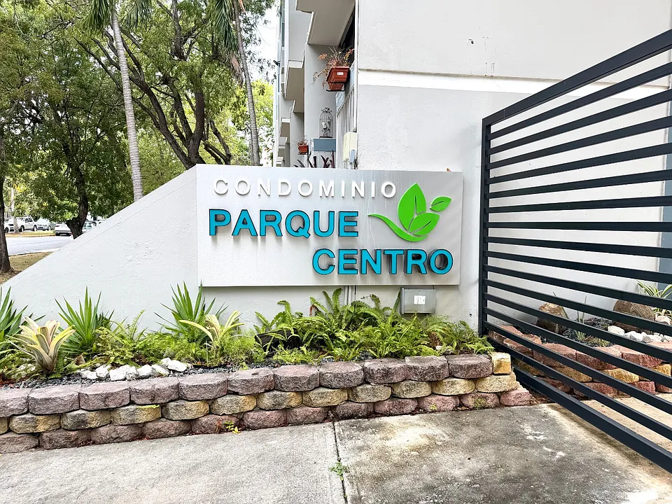 J-25 Parque Centro
