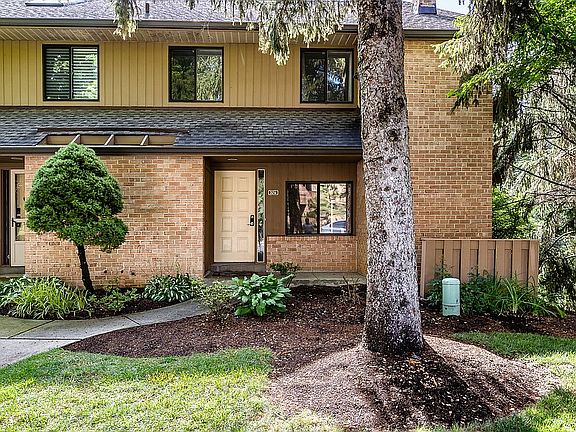 2nd image of 326 Paoli Woods Dr