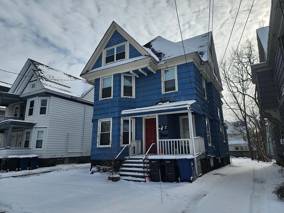 1st image of 138 Harvard Pl APT 3