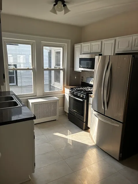 2 bed, 1300 sqft, $2,500 — Photo 4