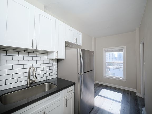 3rd image of 5611 Carlton Way APT 210