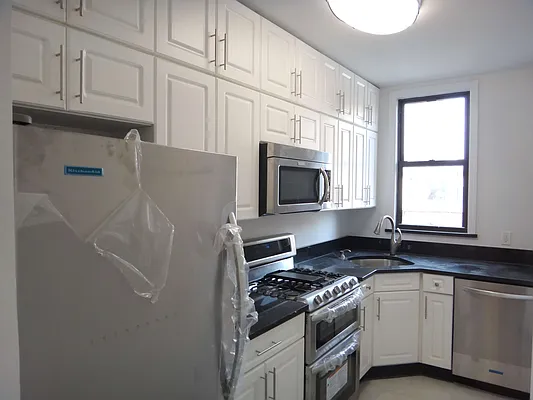 Rented by Everrock Equities | media 14