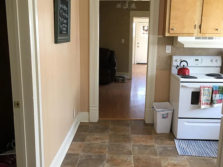 403 Center St — Photo 13