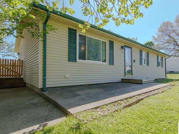 3rd image of 605 Poplar Dr