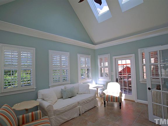 3rd image of 300 Wentworth Cir