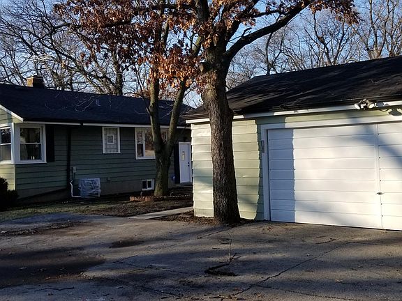 4th image of 15047 Blackstone Ave