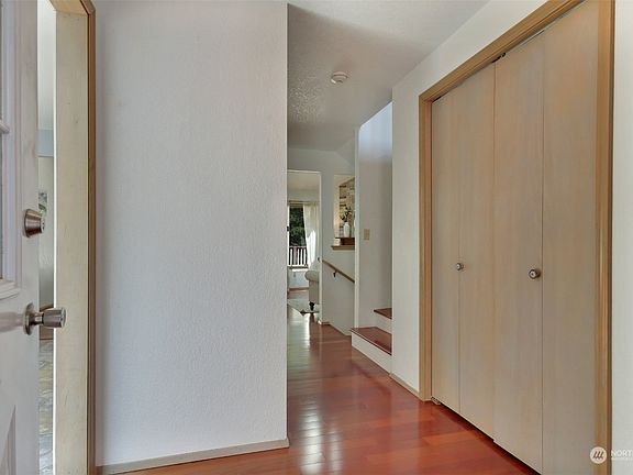3rd image of 1316 Evergreen Park Drive SW #5