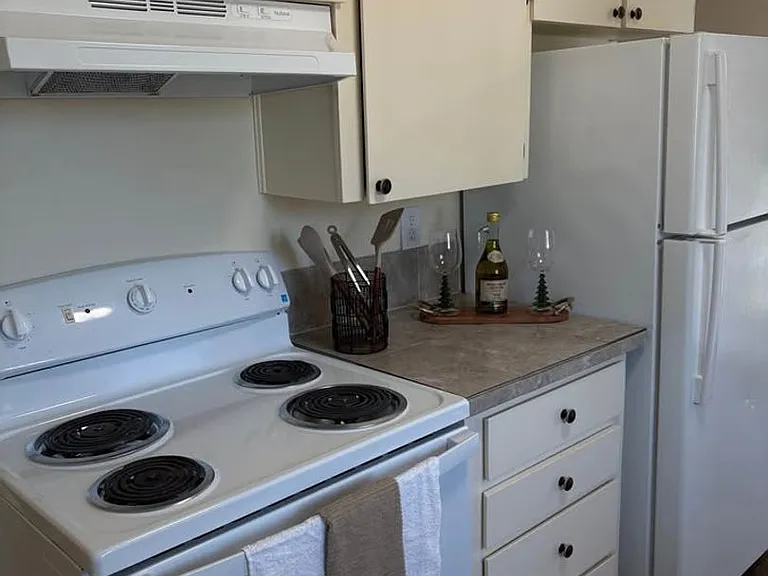 Ava Apartments — Photo 2