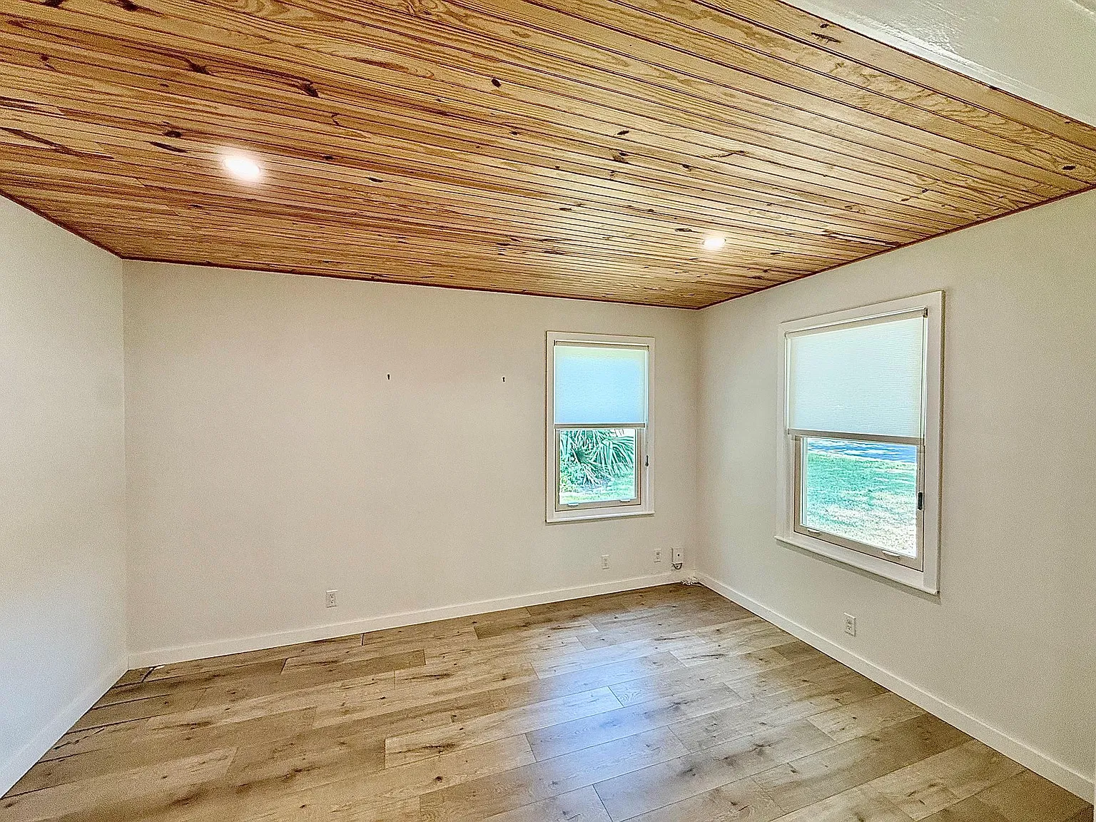 3 bed, 2.0 bath, 1491 sqft, $3,550 — Photo 3