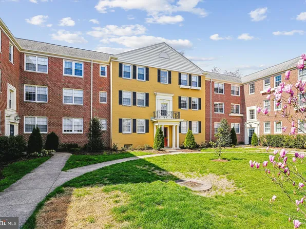 6717 W Wakefield Dr #B2, Alexandria, VA 22307