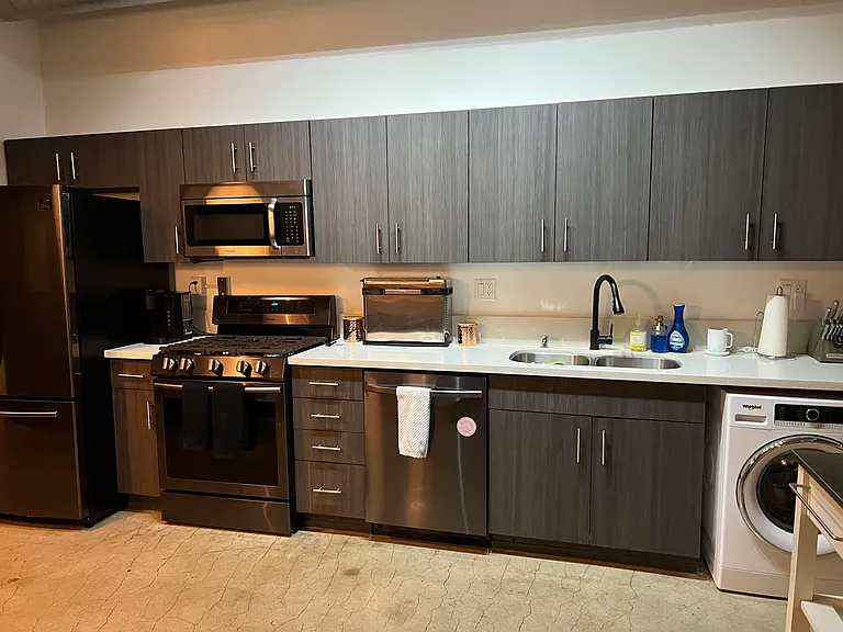 825 E 4th St #308 — Photo 15