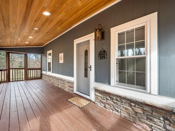 89 Silas King St, Buford, GA 30518