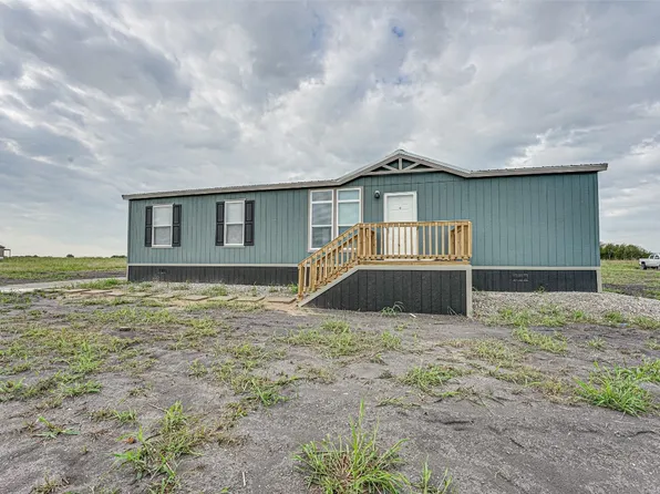 3080 Sitting Bull Ln, Ferris, TX 75125