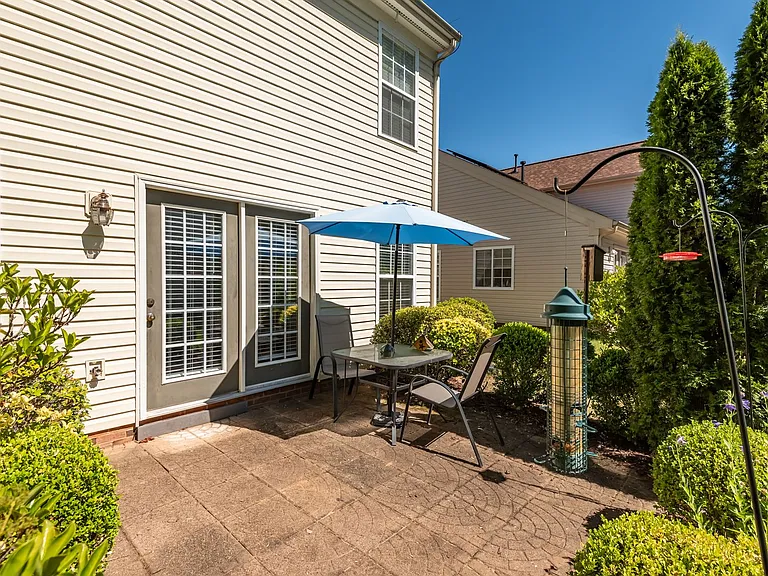 1402 Fairmont St — Photo 20