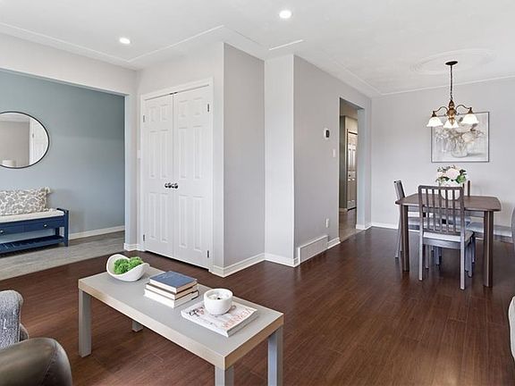 4th image of 10 Brookside Cres