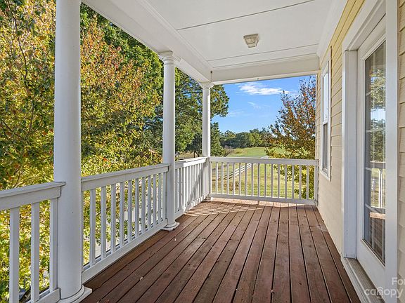 4th image of 15203 Barnsbury Dr