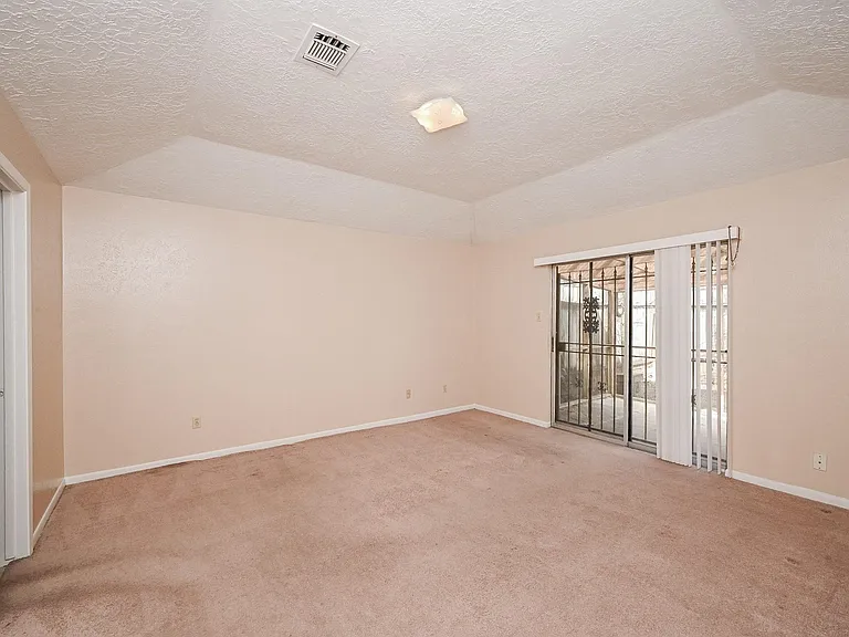 7918 Chancel Dr — Photo 11