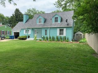 115 S Randall Rd, Aurora, IL 60506