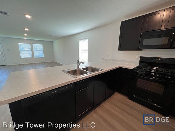 3rd image of 3226 Aster Meadow Way