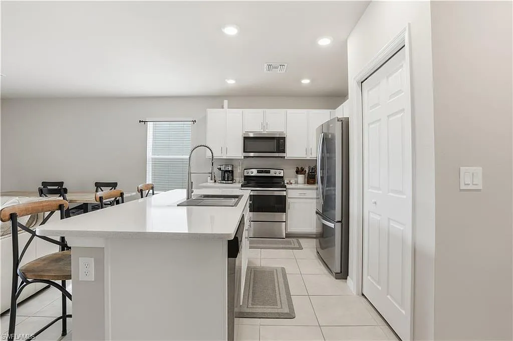 3 bed, 2.5 bath, 1680 sqft, $2,650 — Photo 4