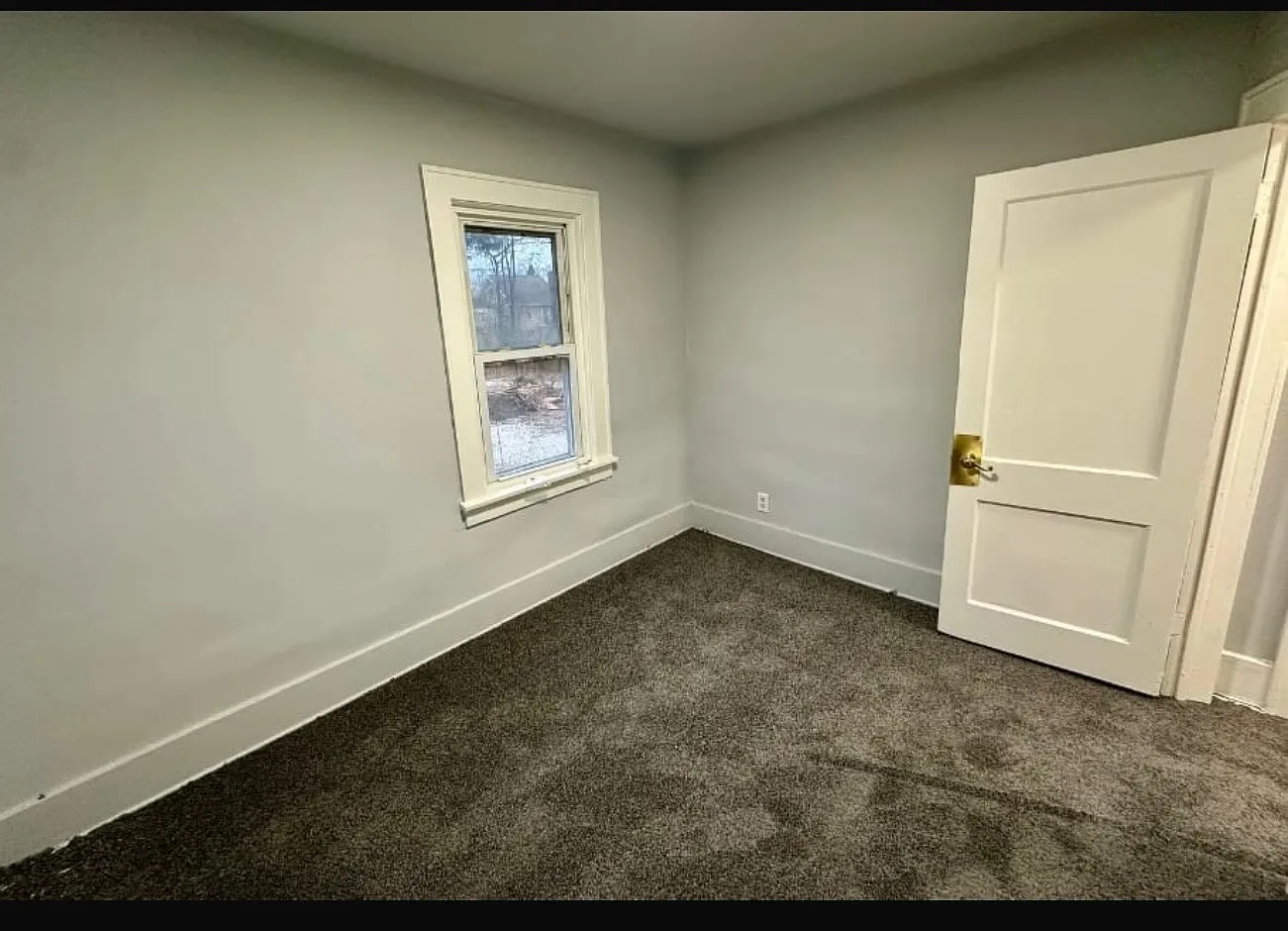 2 bed, $1,000 — Photo 2