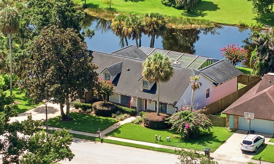 1st image of 807 RIVERBEND BOULEVARD