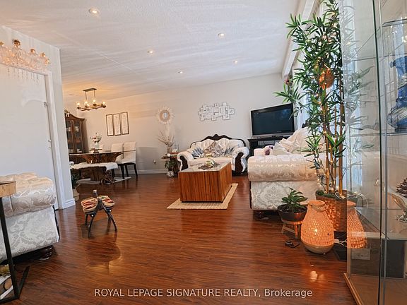3rd image of 3471 The Credit Woodlands