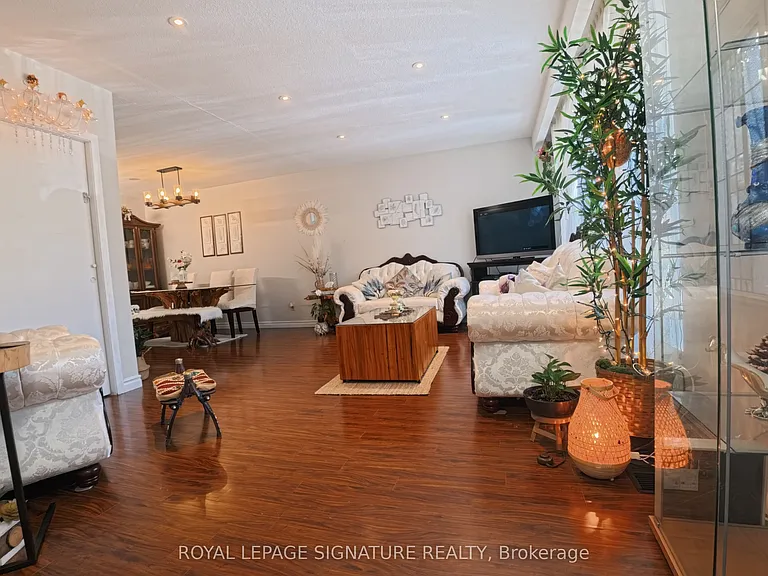 3471 The Credit Woodlands #UPPER — Photo 3
