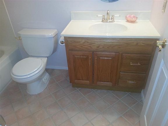 3rd image of 1550 W Ashlan Ave APT 223