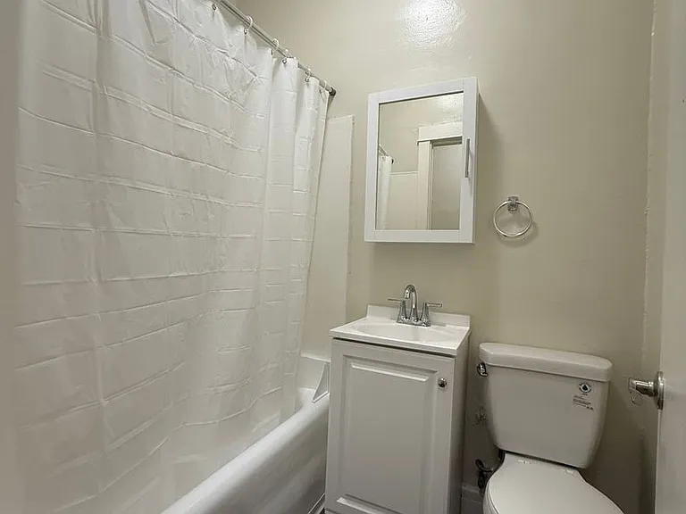 3441 W 2nd St — Photo 17