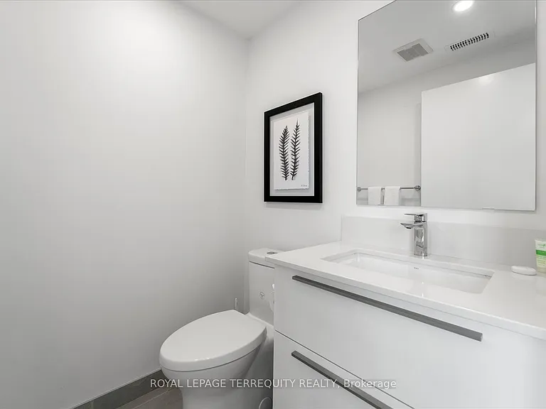 37 Rockmount Cres — Photo 15