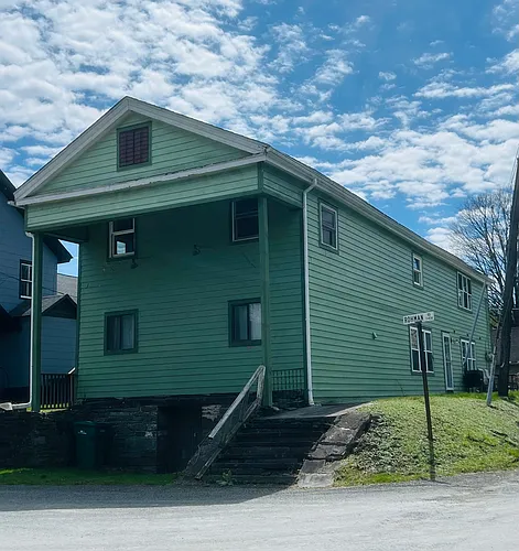 100 Richardson Ave #2 Photo 1