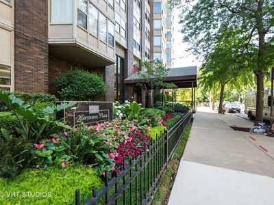 525 W Hawthorne Pl APT 1902, Chicago, IL, 60657