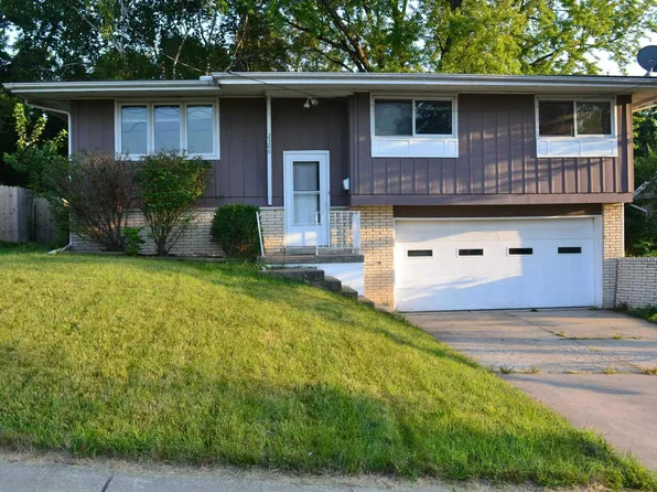 2306 W Kensington Dr, Peoria, IL 61614